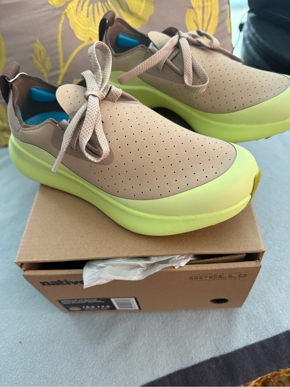 NWT Natives W7.5 SOLO 10 ROAM Neutral Taupe Slip-On Running Sneakers